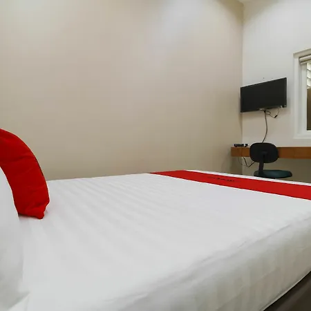 Reddoorz Syariah Plus Near Dharmawangsa-3